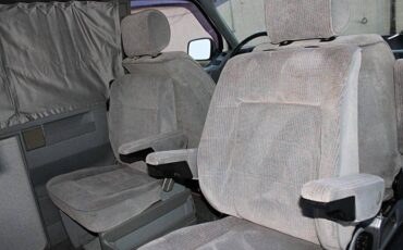 Volkswagen-eurovan-1993-white-22