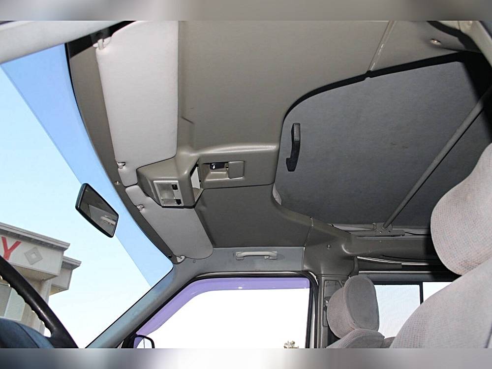 Volkswagen-eurovan-1993-white-6