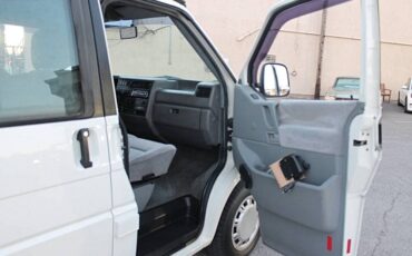 Volkswagen-eurovan-1993-white-7