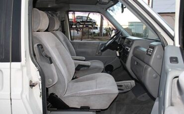 Volkswagen-eurovan-1993-white-8
