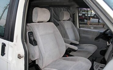 Volkswagen-eurovan-1993-white-9