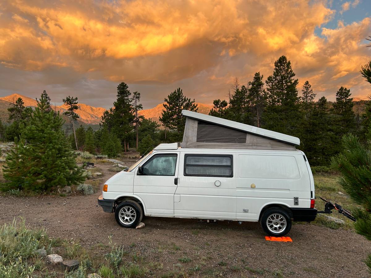 Volkswagen-eurovan-camper-1995-white-11