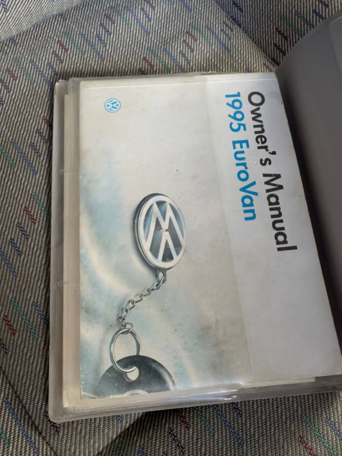 Volkswagen-eurovan-camper-1995-white-13