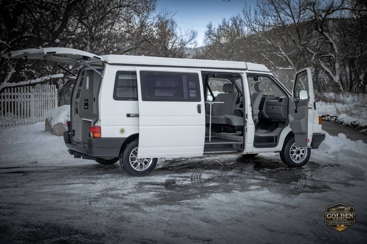 Volkswagen-eurovan-camper-1995-white-2