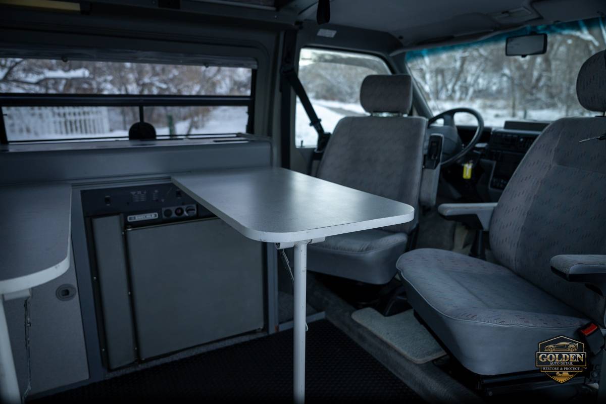 Volkswagen-eurovan-camper-1995-white-3
