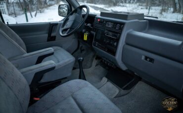 Volkswagen-eurovan-camper-1995-white-4