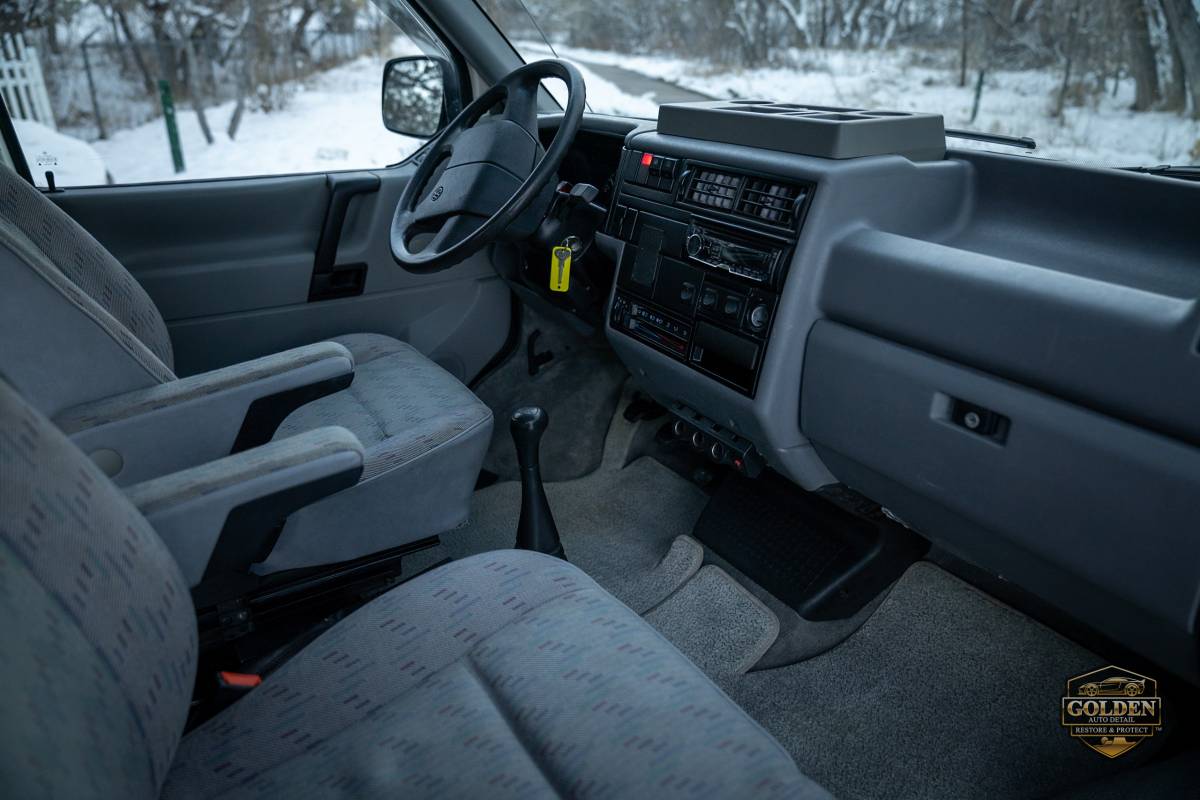 Volkswagen-eurovan-camper-1995-white-4