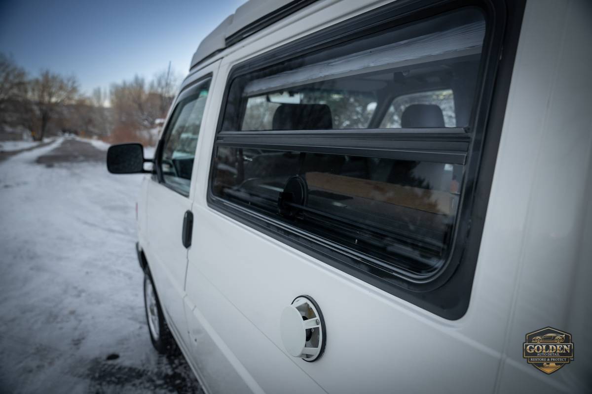 Volkswagen-eurovan-camper-1995-white-9