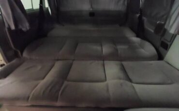 Volkswagen-eurovan-mv-1992-white-4