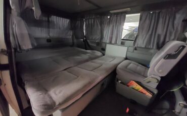 Volkswagen-eurovan-mv-1992-white-5
