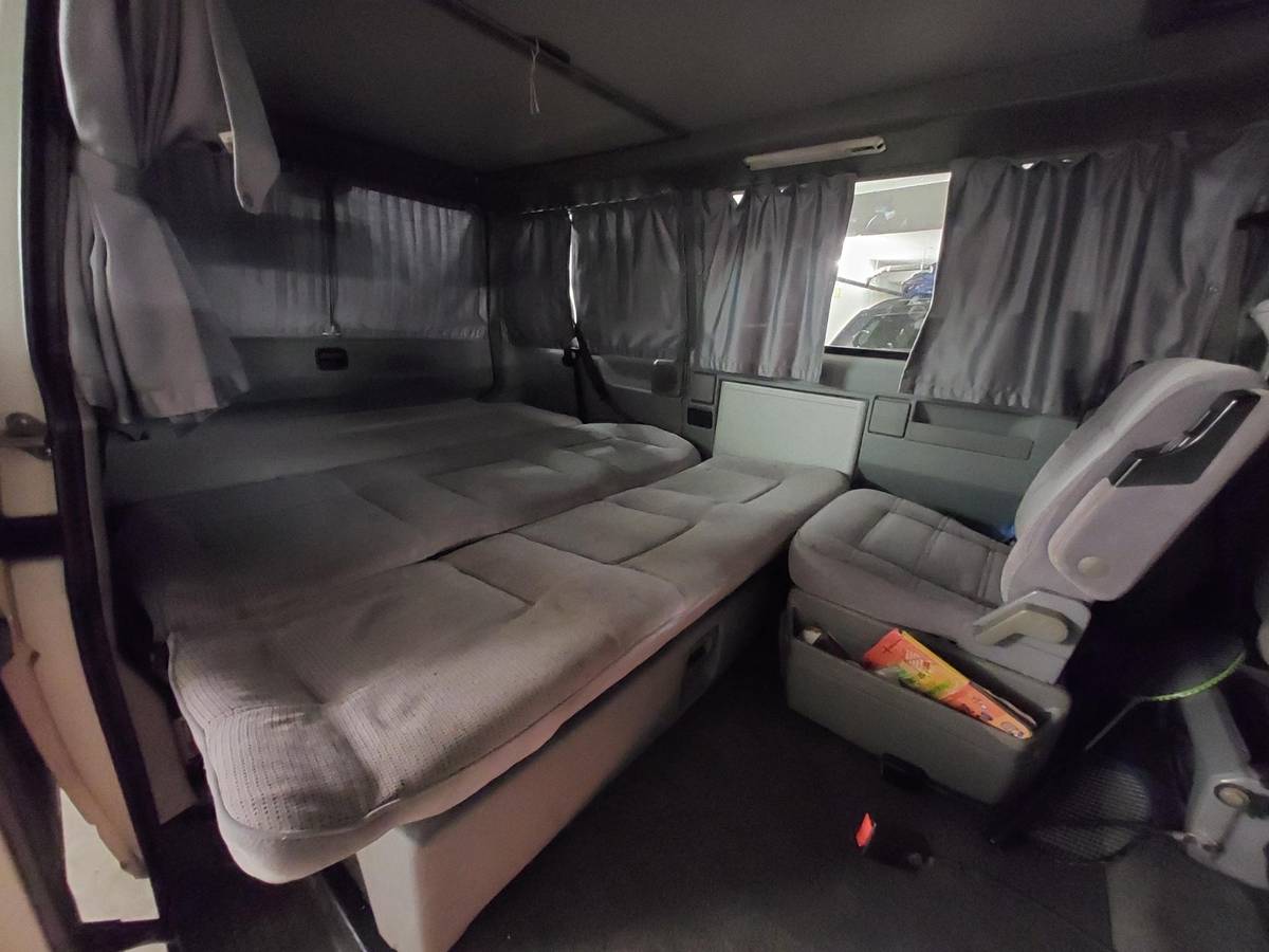 Volkswagen-eurovan-mv-1992-white-5