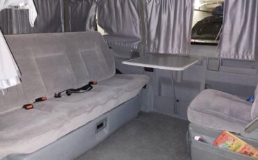Volkswagen-eurovan-mv-1992-white-6