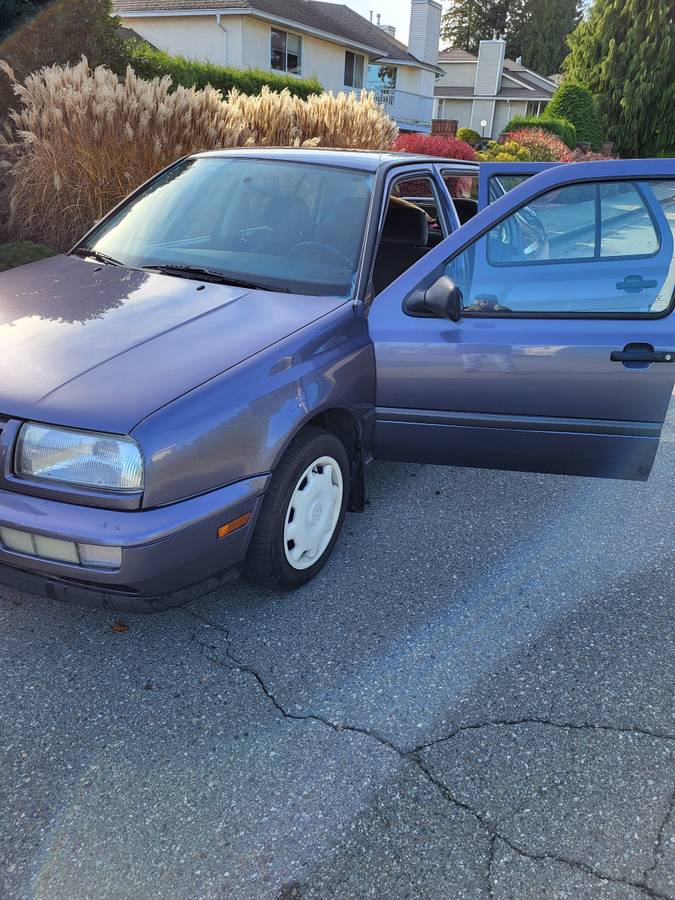 Volkswagen-jetta-1996-custom-9