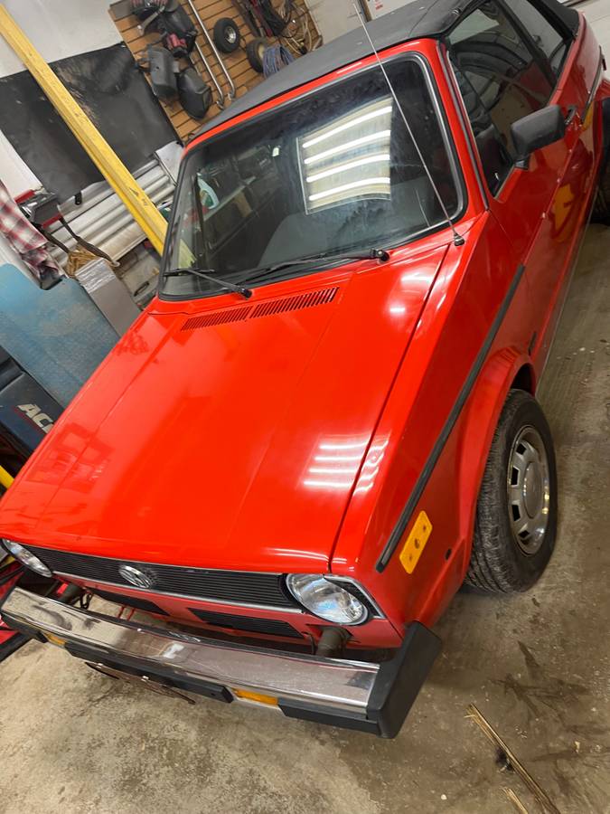Volkswagen-rabbit-1982-red-2