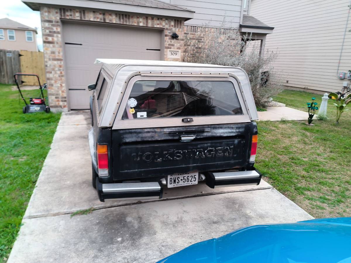 Volkswagen-rabbit-pickupcaddy-1981-black-2