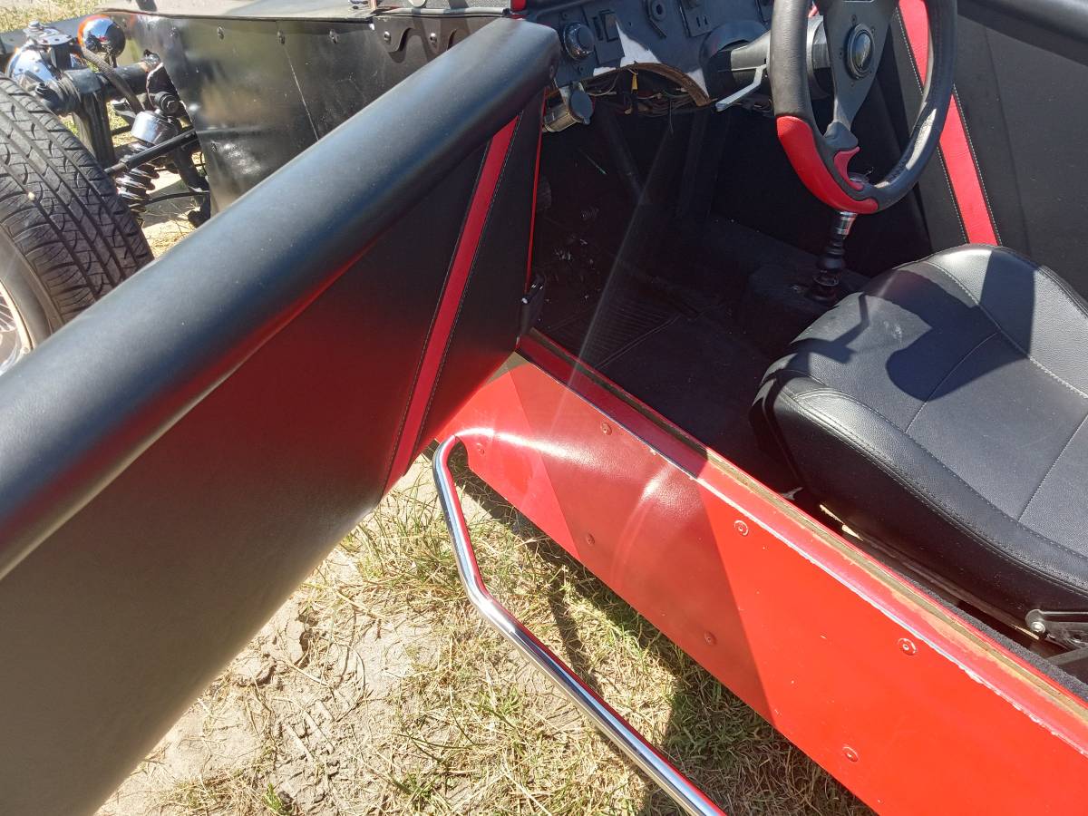 Volkswagen-roadster-1968-23