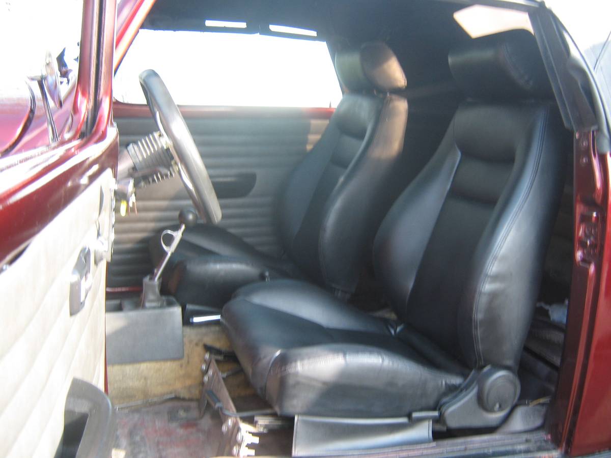 Volkswagen-super-beetle-1979-red-7