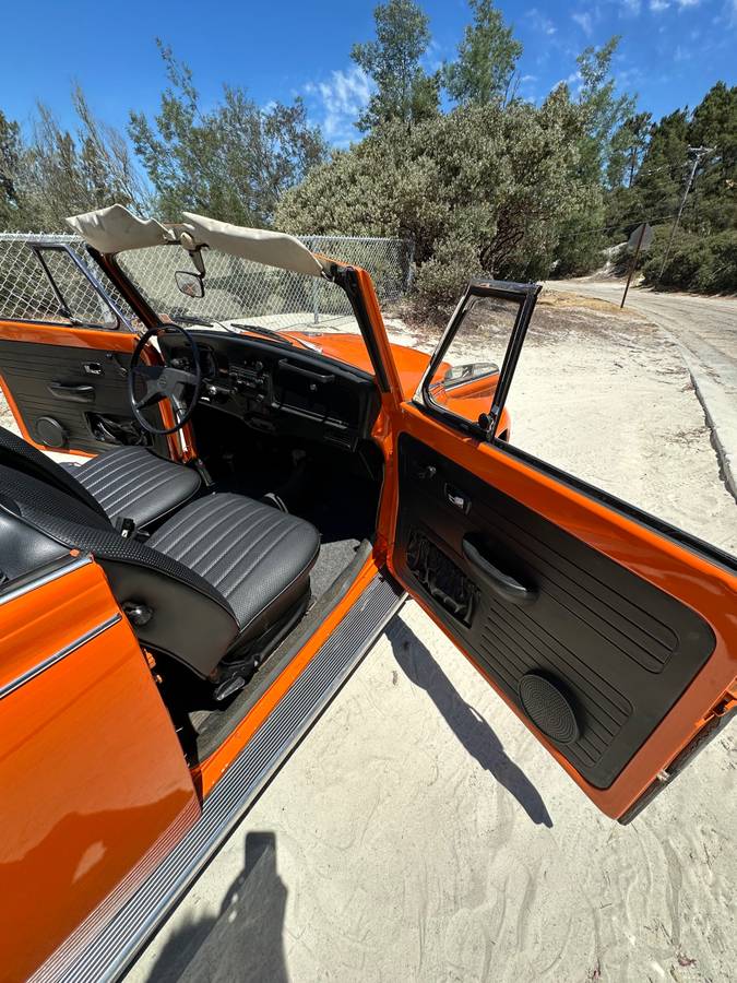 Volkswagen-super-beetle-vw-1972-orange-17