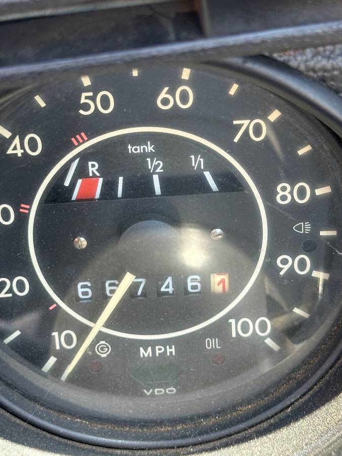 Volkswagen-super-beetle-vw-1972-orange-5