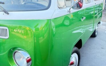 Volkswagen-t2-1970-green-4