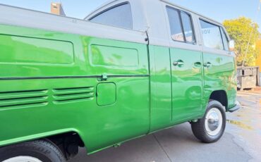 Volkswagen-t2-1970-green-9