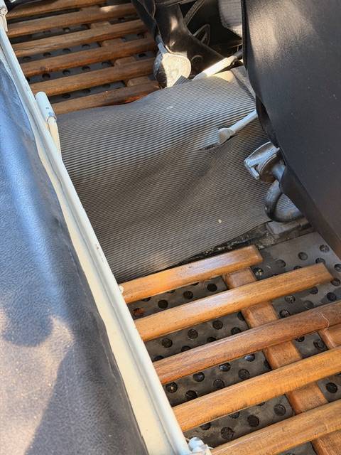 Volkswagen-thing-1973-white-4