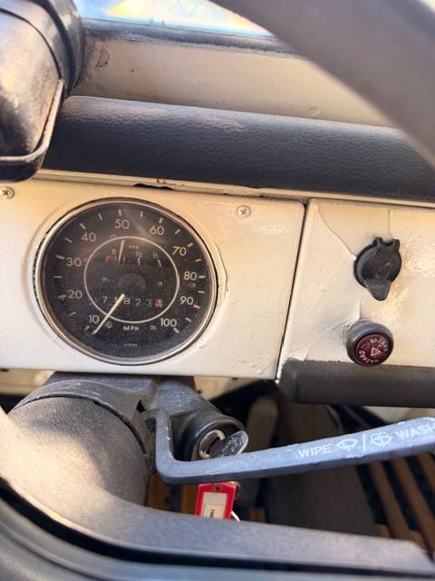 Volkswagen-thing-1973-white-5