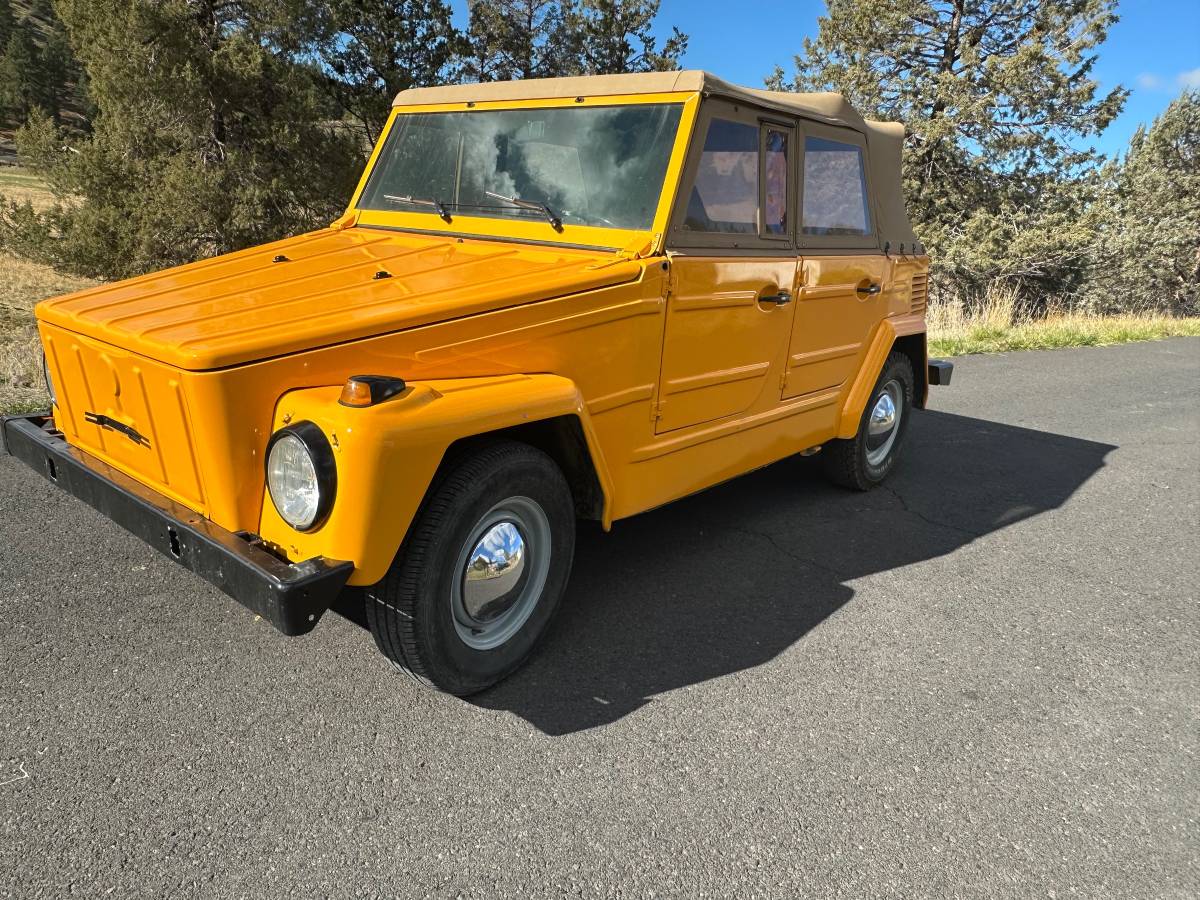 Volkswagen-thing-1976-orange-1
