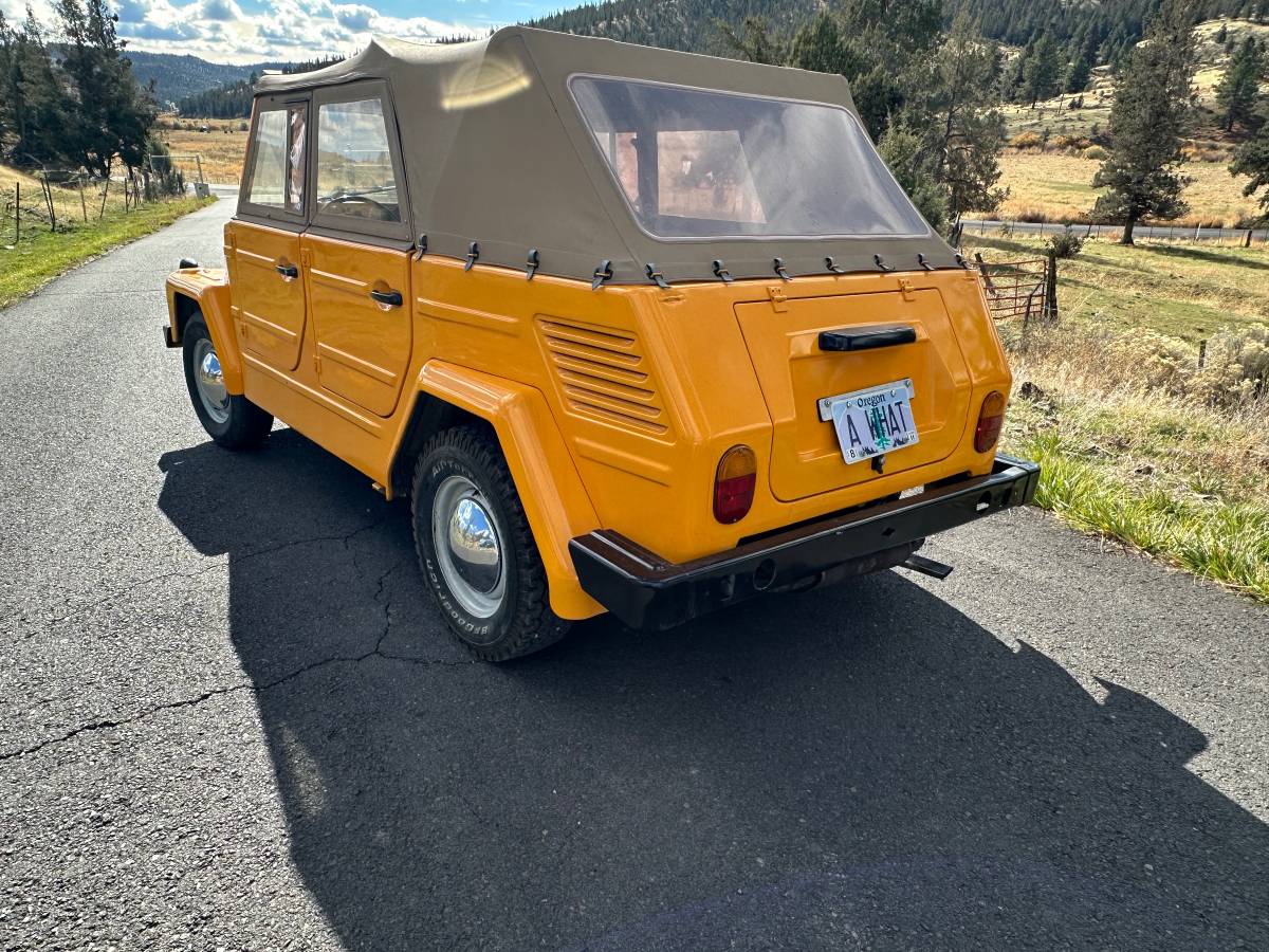 Volkswagen-thing-1976-orange-2