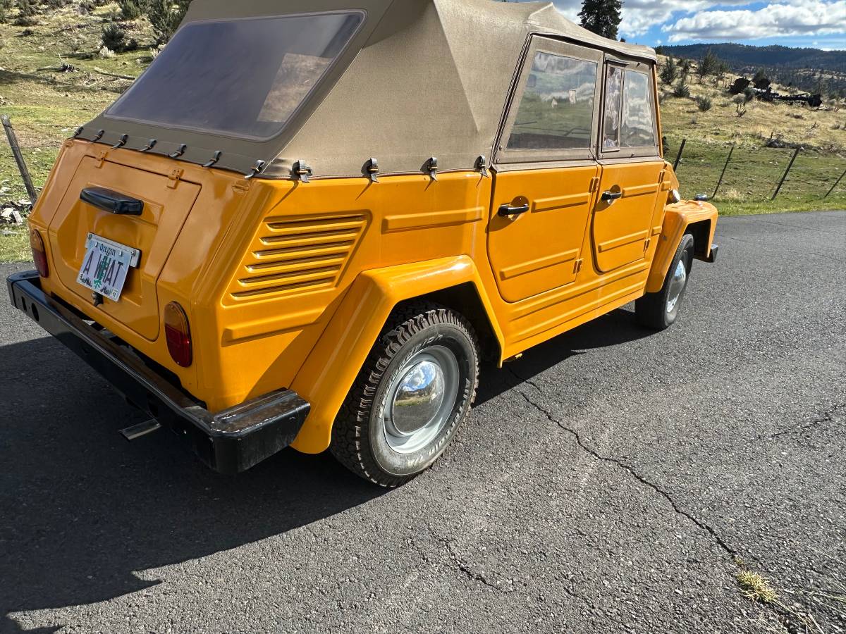 Volkswagen-thing-1976-orange-3