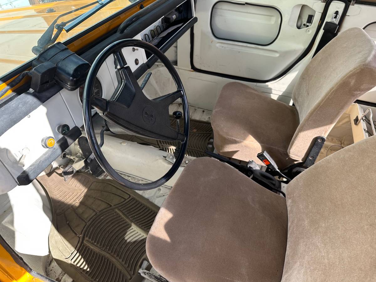 Volkswagen-thing-1976-orange-5