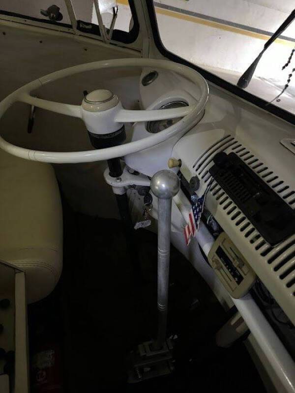 Volkswagen-transporter-1973-1