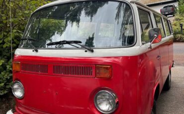Volkswagen-transporter-1973-red-1