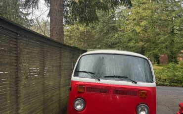 Volkswagen-transporter-1973-red