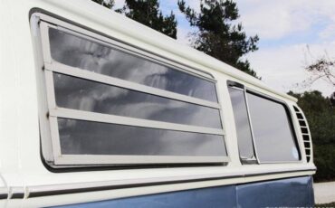Volkswagen-transporter-microbus-type-2-1971-blue-15