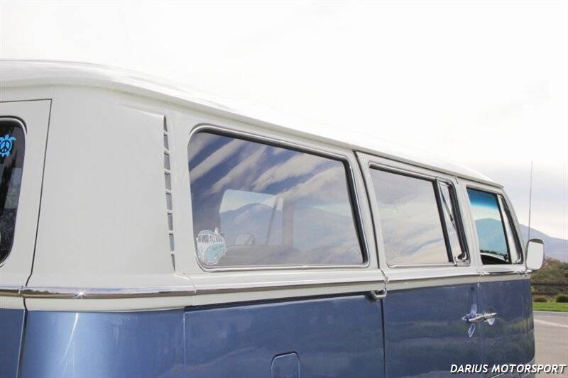 Volkswagen-transporter-microbus-type-2-1971-blue-17