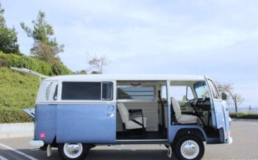 Volkswagen-transporter-microbus-type-2-1971-blue-21