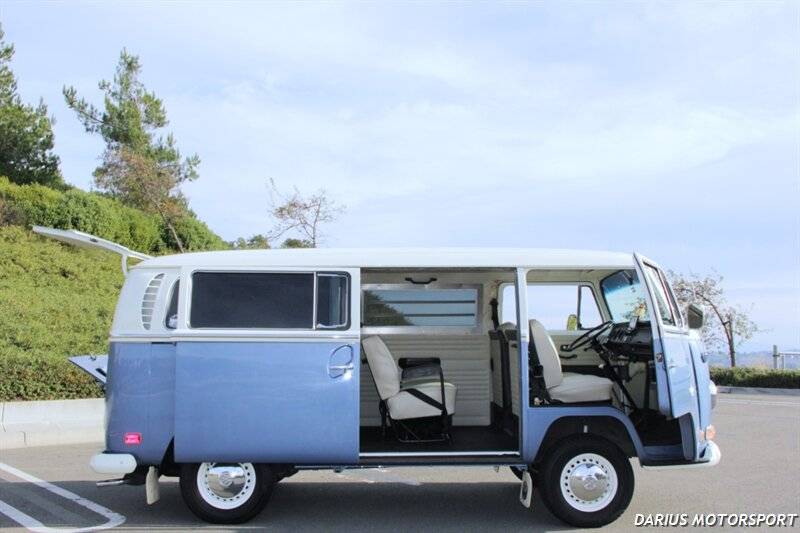 Volkswagen-transporter-microbus-type-2-1971-blue-21