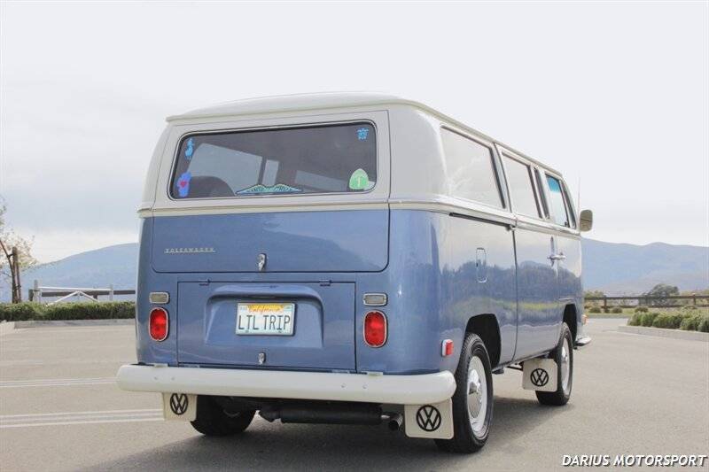 Volkswagen-transporter-microbus-type-2-1971-blue-23
