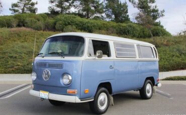 Volkswagen-transporter-microbus-type-2-1971-blue