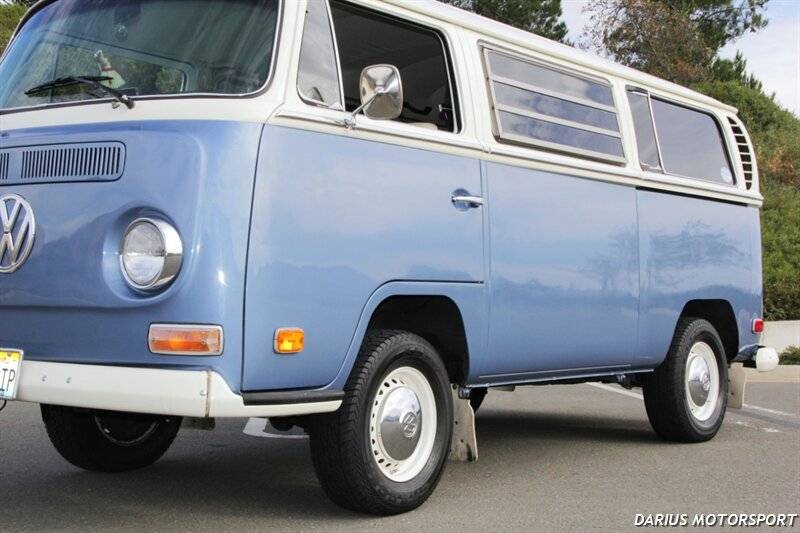 Volkswagen-transporter-microbus-type-2-1971-blue-7