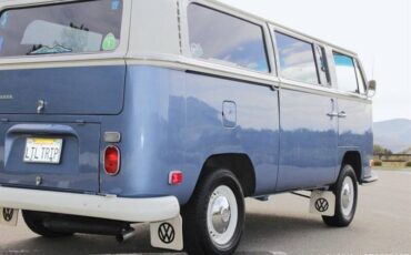 Volkswagen-transporter-microbus-type-2-1971-blue-8