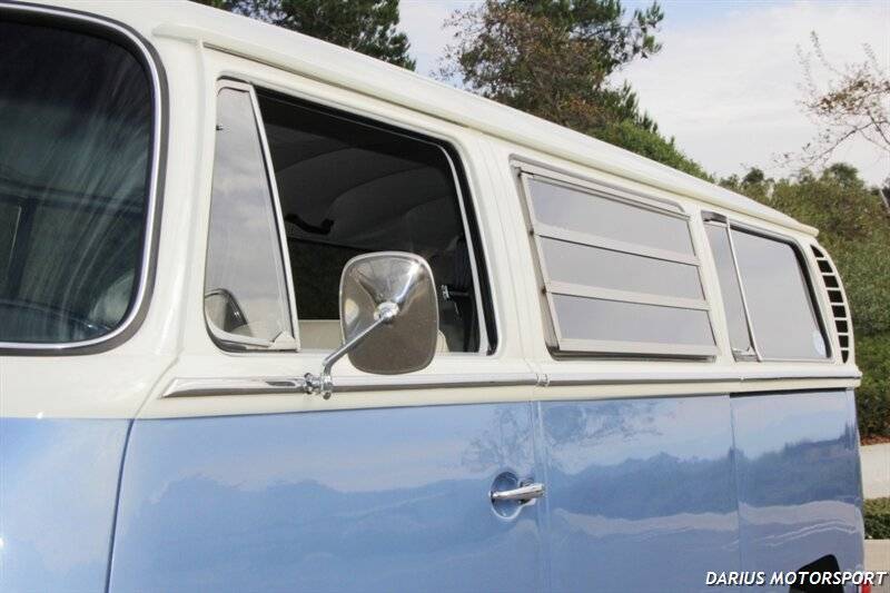 Volkswagen-transporter-microbus-type-2-1971-blue-9