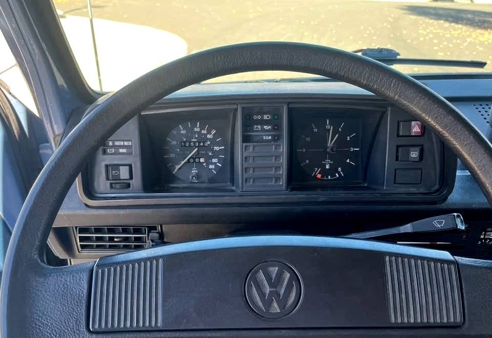 Volkswagen-vanagon-1983-blue-2