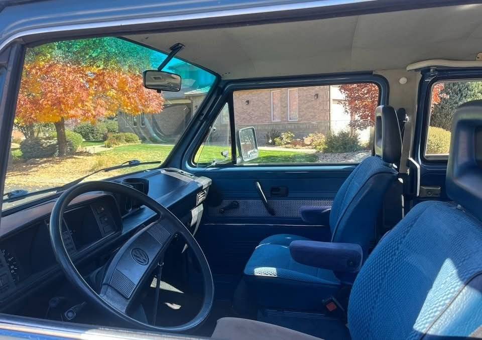 Volkswagen-vanagon-1983-blue-3