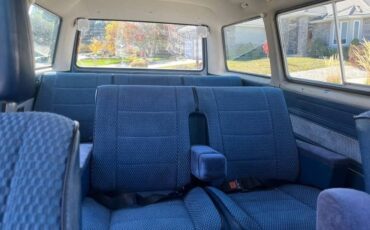 Volkswagen-vanagon-1983-blue-5