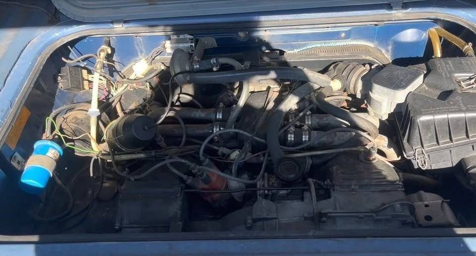 Volkswagen-vanagon-1983-blue-7