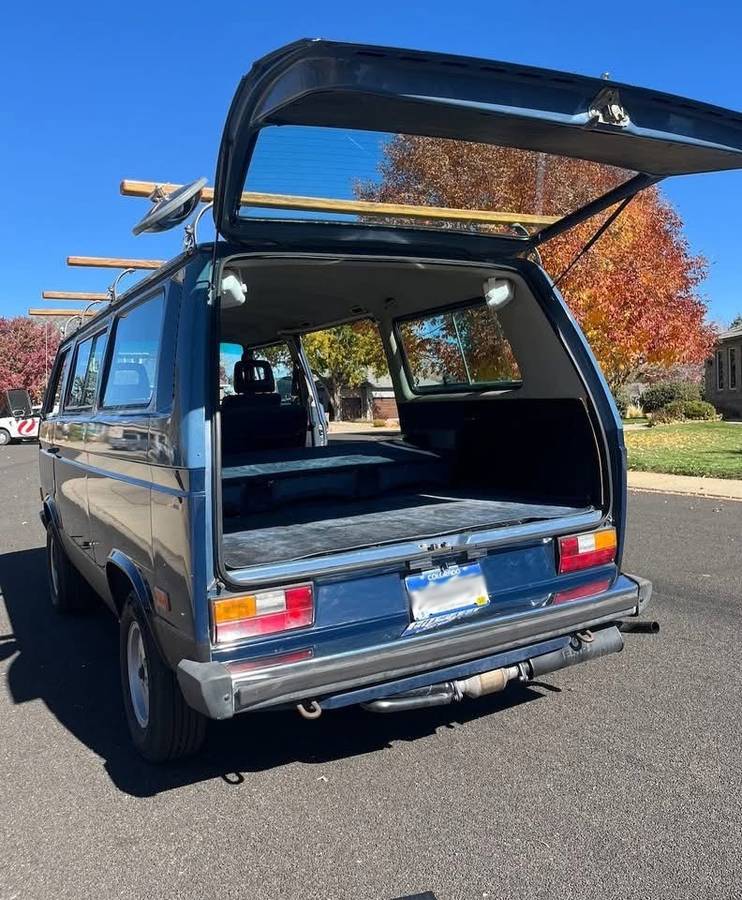 Volkswagen-vanagon-1983-blue-9