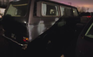 Volkswagen-vanagon-1983-brown