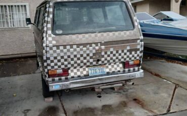 Volkswagen-vanagon-1984-2